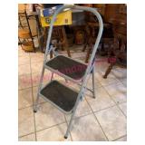 (K) Metal Folding Step Stool