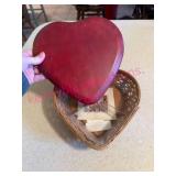 (K)ï¿½2005 Longaberger Sweetheart Basket w/Lid