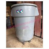 (BARN)ï¿½Grey 44-Gal Trash Can on Wheels