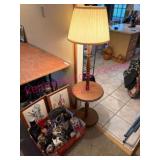 (LR) Floor Lamp w/Table & Misc Decor