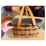 (K)ï¿½1996 Longaberger Traditions Coll. Basket