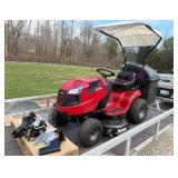 Lk New Craftsman LT2000 Lawn Tractor w/Extras