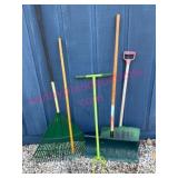 Lawn-Garden Tools w/Leaf Rake & Claw