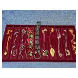 Vtg Necklaces & Jewelry Pieces