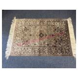 Small Silk Rug w/ Intricate Pattern 2ft x 3.5ft