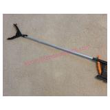 Grabber Tool w/ 36in Length