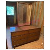 6-Drawer Dresser w/Mirror on Legs