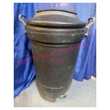 Gott 32-Gallon Trash Can w/Wheels