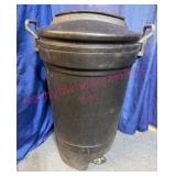 Gott 32-Gallon Trash Can w/Wheels