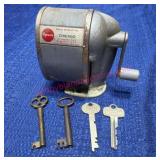 Vtg Pencil Sharpener w/ 4 Assorted Keys
