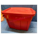Red Rubbermaid Roughneck Storage Tote