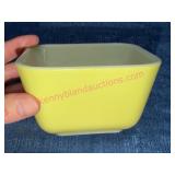 Pyrex 501 Verde Yellow/Green Refrigerator Dish