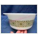 Pyrex 474 Verde Autumn Floral Casserole Bowl