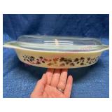 Pyrex Gold Acorn 063 Oval Divided Dish w/Lid