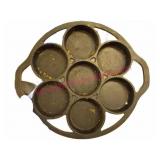 Cracker Barrel Cast Iron 7-Well Cornbread Pan