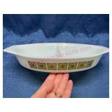 Pyrex Verde 1.5 Qt Oval Divided Dish