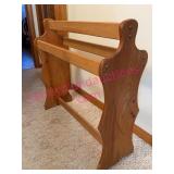 Pine Quilt Rack w/ Engraved Floral Side Panels