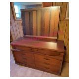 Bassett 4ft Dresser w/Mirror, Needs Rehab basement