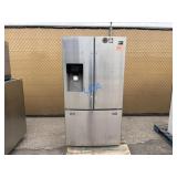 SAMSUNG Stainless Refrigerator / Freezer Appliance