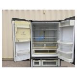 GE Stainless Refrigerator / Freezer Appliance