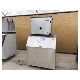 SCOTSMAN CM3 Ice Machine and Ice Bin