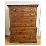 Link Taylor Colonial Pine Chest of Drawers