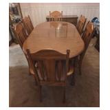 Broyhill  Oak Table Dining Table and Chairs