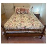Traditional Style Queen Size Bed