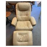 Lane Chair with Ottoman-A