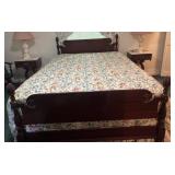 Wooden Queen Bed With Pineapple Post