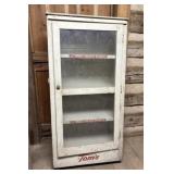 Tomï¿½s Peanuts Display Case