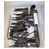 Hand Bullet Molds and Pouring Tool