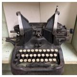 Oliver Typewriter Number 7