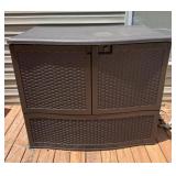 Suncast 195-Gallon Backyard Oasis