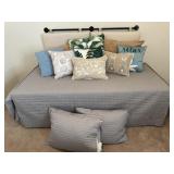 Twin Bed / Day Bed