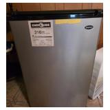 SANYO Mini Fridge