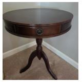 Vintage Duncan Phyfe Lamp Table.