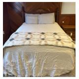Traditional Queen Size Bed