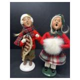 Two Byerï¿½s Choice Carolers