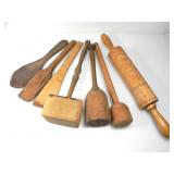 COLLECTION OF KITCHEN WOODEN UTENSILS / TREENWARE