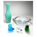 3 DUCKS, AN ASHTRAY AND A VASE