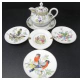ASSORTED LOT OF PORCELAIN PLATES AND TEA POT