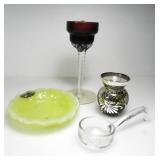 COLLECTION OF GLASS COLLECTIBLES