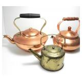COLLECTION OF 3 KETTLES IN BRASS AND COPPER