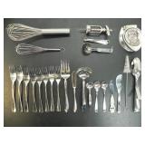 ASSORTED KITCHEN UTENSILS & CUTLERY