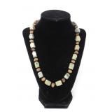 SEMI-PRECIOUS STONE NECKACE