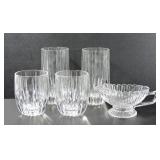 4 CRYSTAL GLASSES AND GRAVY DISH