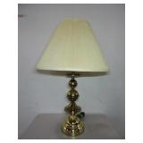 MID CENTURY BRASS STACKED-BALL DESIGN TABLE LAMP
