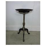 ANTIQUE ROUND RAISE EDGE TILT TOP PEDESTAL SIDE