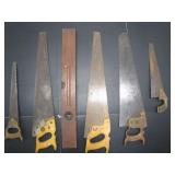 ASSORTED HAND SAWS AND WOODEN LEVEL